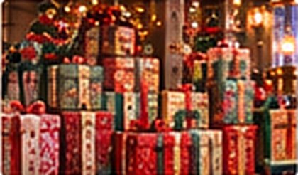 Des montagnes de cadeaux prêts à partir